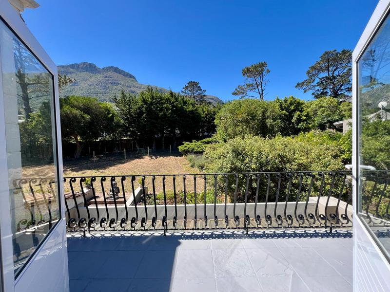 4 Bedroom Property for Sale in Tarragona Western Cape